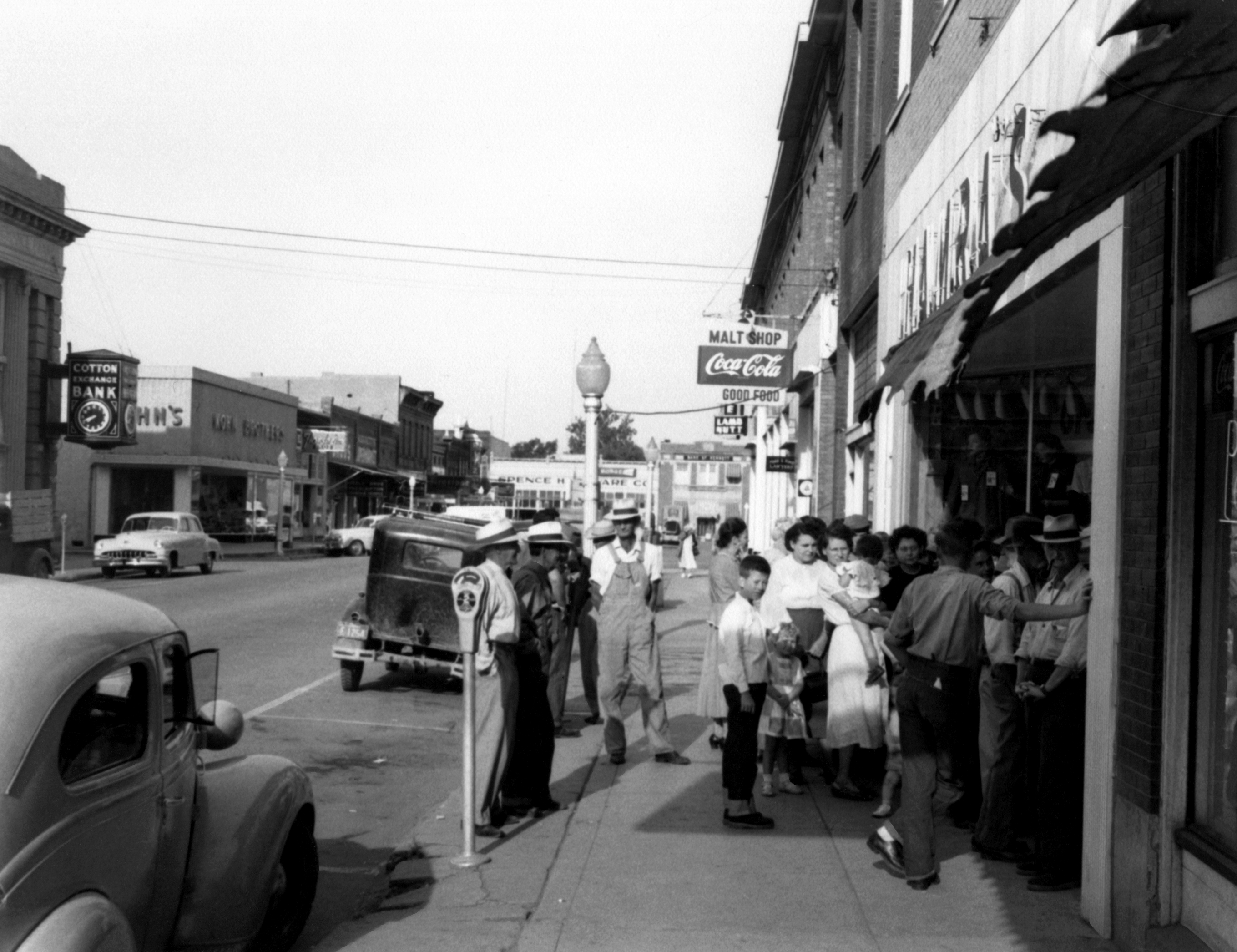 hamras-department-store_4778648292_o